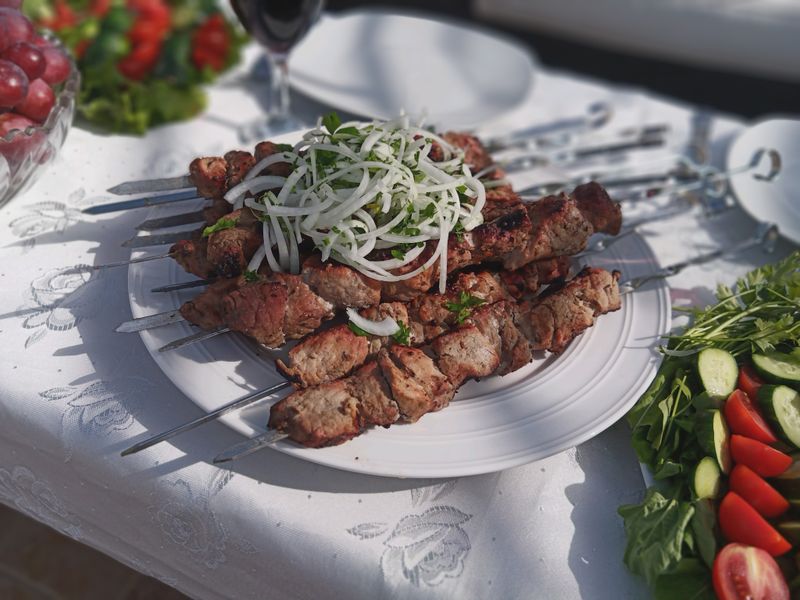 Gyros vom Grillspieß mit Gemüse